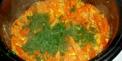 морковь тушеная с луком и сметаной