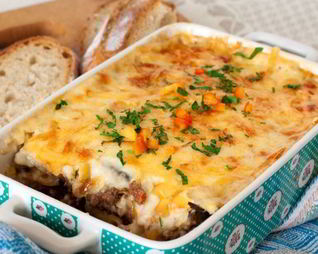 Мусака под соусом бешамель