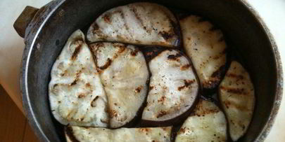 мусака с соусом бешамель