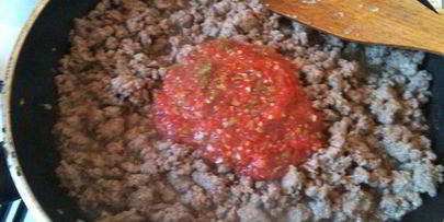 мусака с соусом бешамель