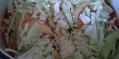 перец, фаршированный булгуром, мясом и овощами