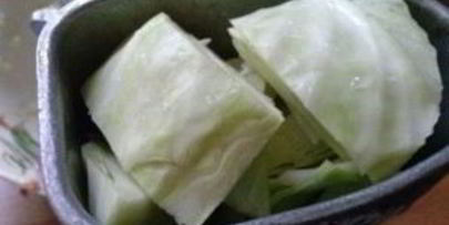 перец, фаршированный булгуром, мясом и овощами