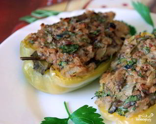 Перец, фаршированный гречкой и грибами