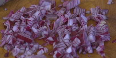 перец, фаршированный мясом и красным рисом