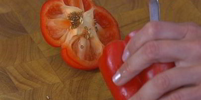 перец, фаршированный мясом и красным рисом