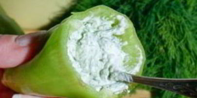 перец, фаршированный творогом и сыром