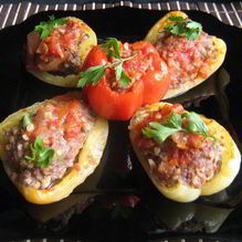 Рецепт Половинки перцев, фаршированных булгуром и мясом