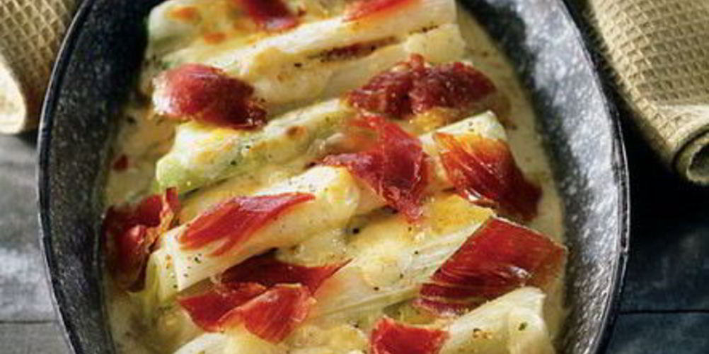 Рецепт порей, запеченный с сыром и ветчиной