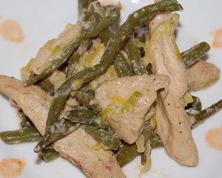 Стручковая фасоль под сливочным соусом