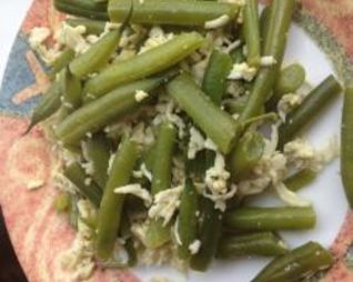 Стручковая фасоль с вареным яйцом