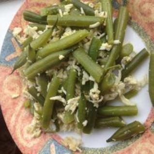 Стручковая фасоль с вареным яйцом