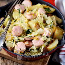 Рецепт Тушеная капуста с картошкой и сосисками
