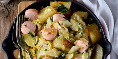 тушеная капуста с картошкой и сосисками