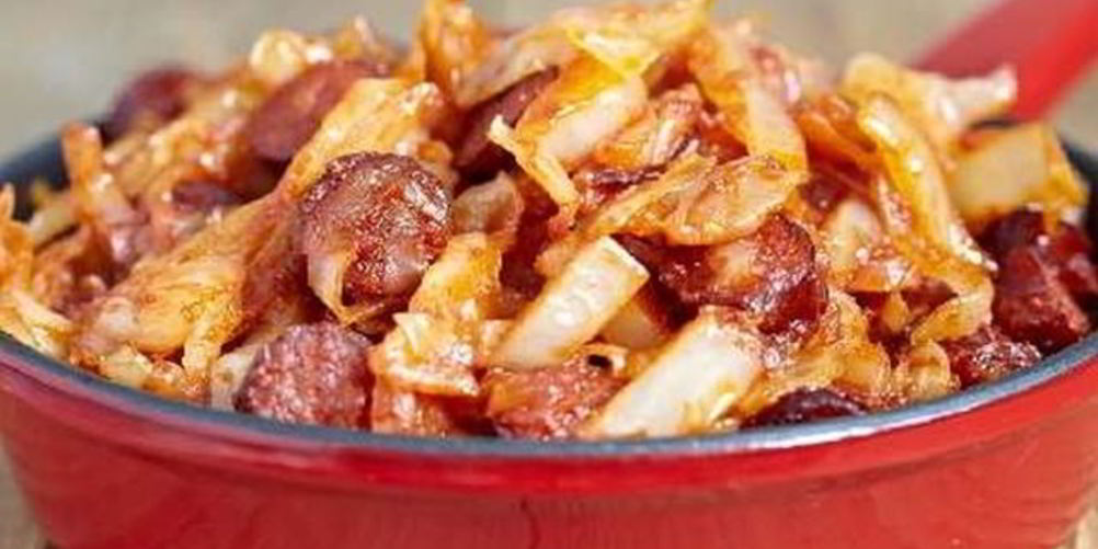 Рецепт тушеная капуста с колбасками