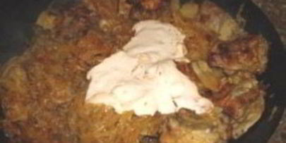 тушеная картошка со свиными ребрышками