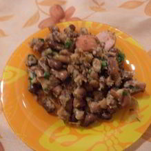 Рецепт Запеченная фасоль с беконом и сардельками