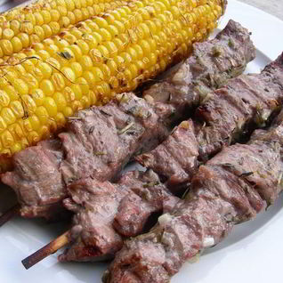 Запеченная кукуруза-гриль с ароматными травами