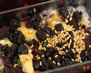 Запеченная свекла с козьим сыром