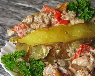 Запеченный картофель с шампиньонами и грудинкой