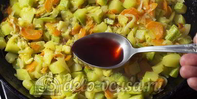 жареные кабачки с морковью