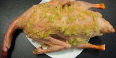 гусь с гречкой, грибами и печенью в рукаве