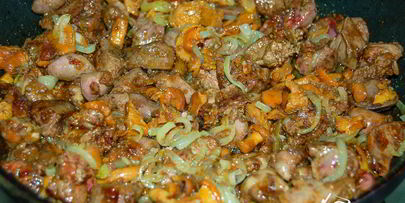 куриная печень с грибами