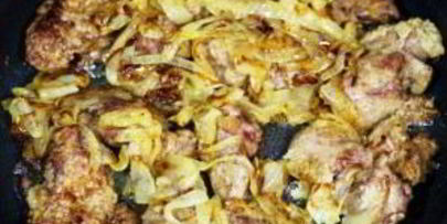 куриная печень, жареная с луком