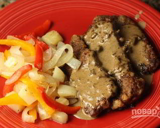 Печень говяжья с овощами