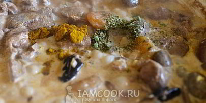 печень индейки тушеная с курагой и черносливом