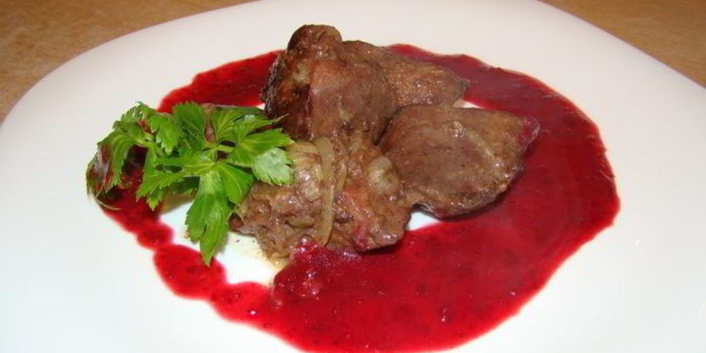 Рецепт печень птицы в ягодном соусе