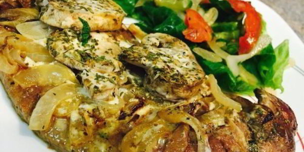 Рецепт печень с грибами под сливочным соусом