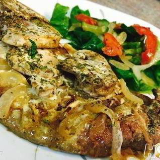 Печень с грибами под сливочным соусом