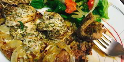 печень с грибами под сливочным соусом