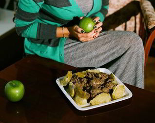 Печень с яблоками