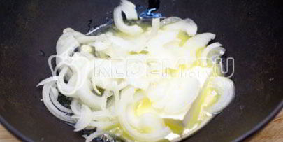 печень тушеная в сметане