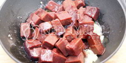 печень тушеная в сметане