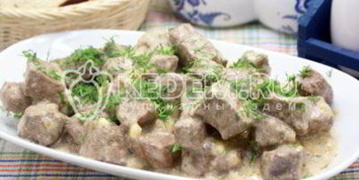 печень тушеная в сметане