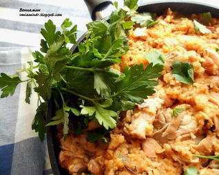 Джамбалайя с бурым рисом и копченой курицей