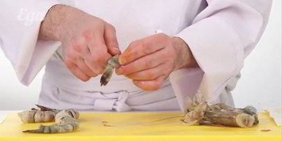 паэлья с креветками и курицей