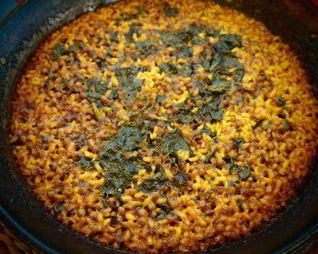 Паэлья со шпинатом и чечевицей по-аликантски