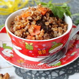 Плов из гречки с грибами и орехами
