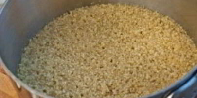 плов из киноа с грибами