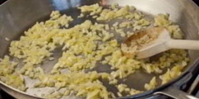 плов из киноа с грибами