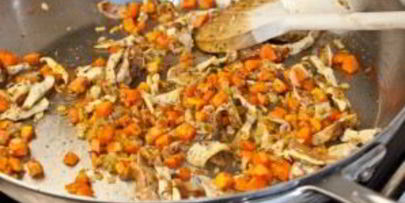 плов из киноа с грибами