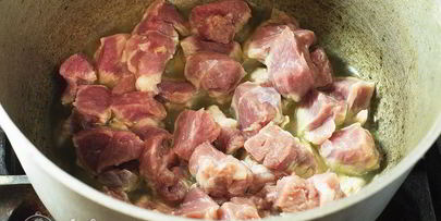 плов из красного риса