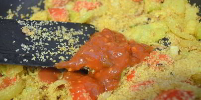 плов из кус-куса и куриного филе в восточном стиле