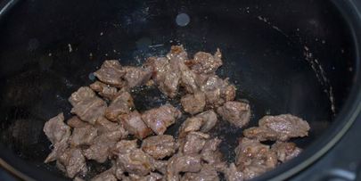 плов из перловки в мультиварке с мясом