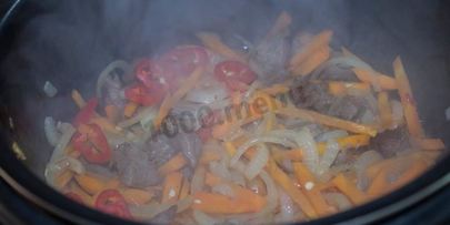 плов из перловки в мультиварке с мясом