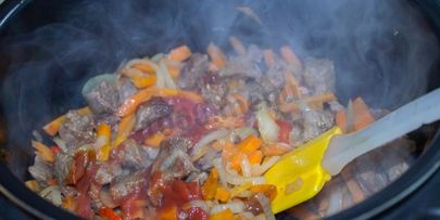 плов из перловки в мультиварке с мясом