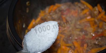 плов из перловки в мультиварке с мясом